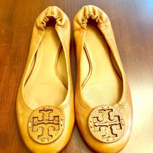 Luggage Color Tory Burch Flats, Size 8
